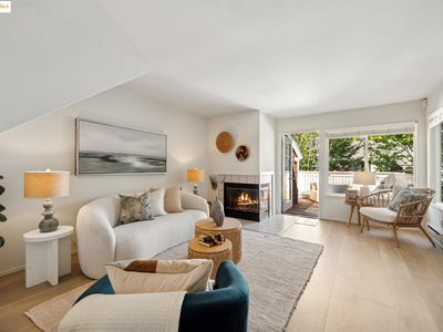 88 Marina Lakes Dr, Richmond, CA, 94804