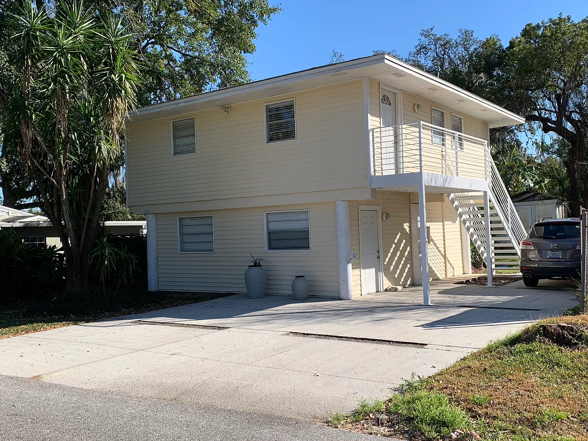 Building Photo - 2568 Lotafun Ave