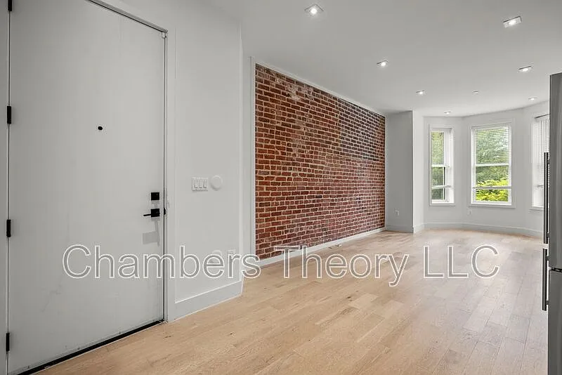 2 bed, 2.0 bath, 925 sqft, $3,700 — Photo 4