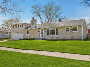 3801 Jay Ln, Rolling Meadows, IL 60008
