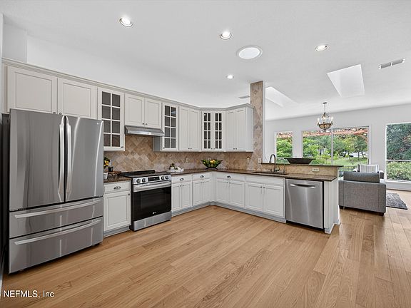 5th image of 4352 COMANCHE TRAIL Boulevard