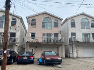 8 Whitman Ave, Jersey City, NJ 07306