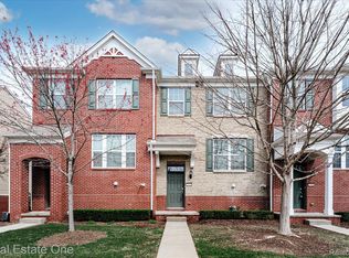 27848 Hopkins Dr, Novi, MI 48377