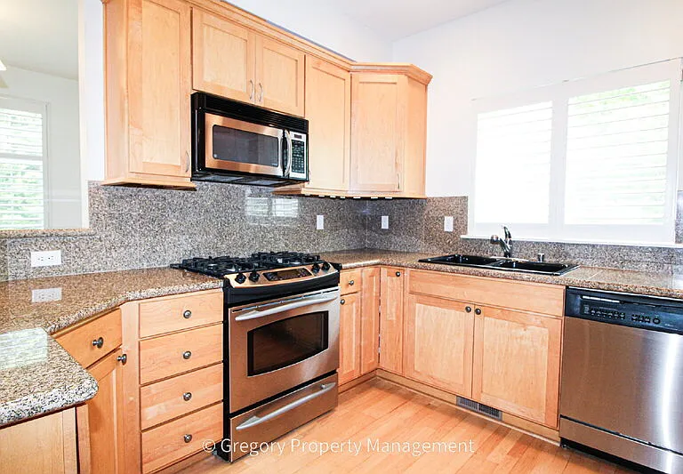 13824 N Creek Dr #802 — Photo 12