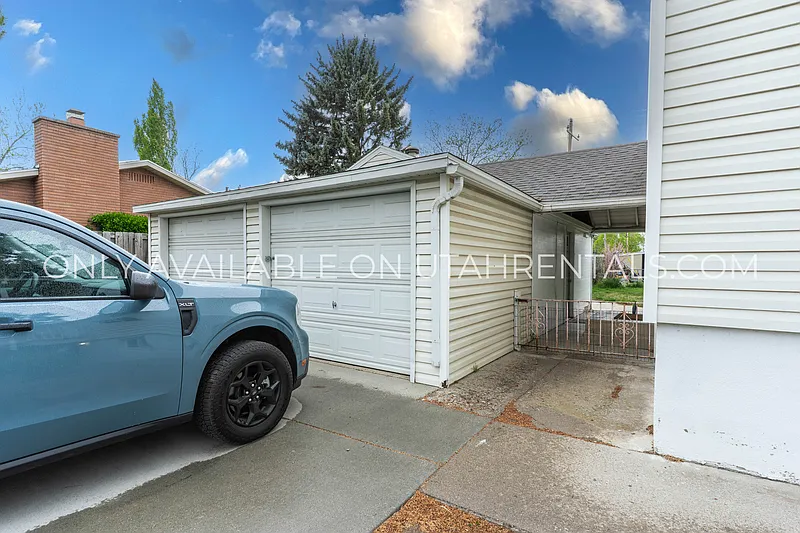 2 bed, 1.0 bath, 870 sqft, $1,450 — Photo 2