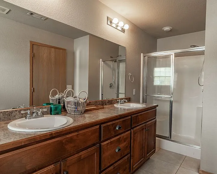 2933 W Scottswood Pl — Photo 15