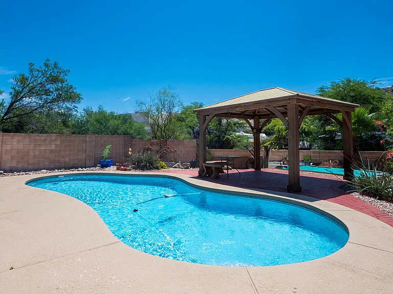 4926 N Sabino Gulch Ct — Photo 2
