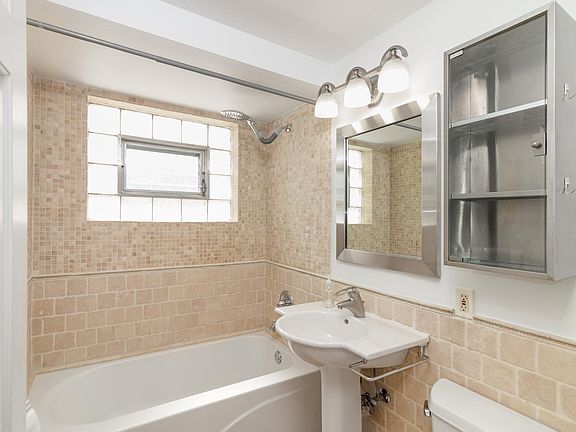 4th image of 6769 N Olmsted Ave #1