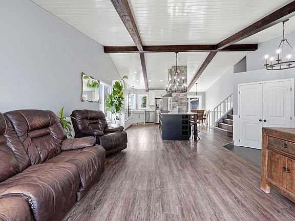 4th image of 2 Denmark Cres