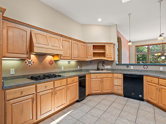 5th image of 9033 Dallas Pl