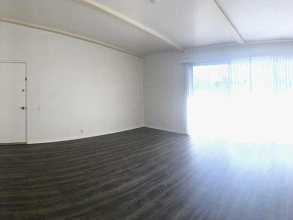 3rd image of 6960 Whittier Dr #E
