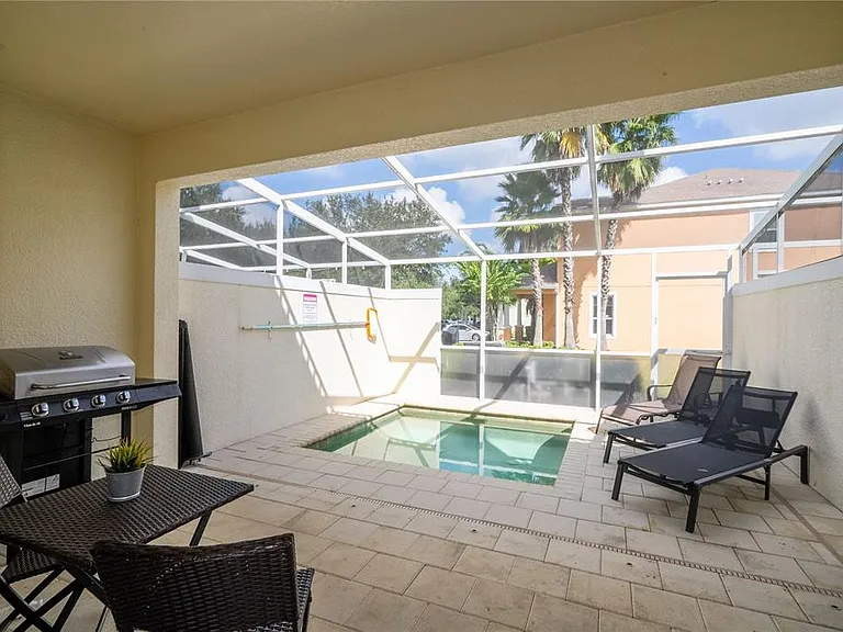 1615 Retreat Cir — Photo 44