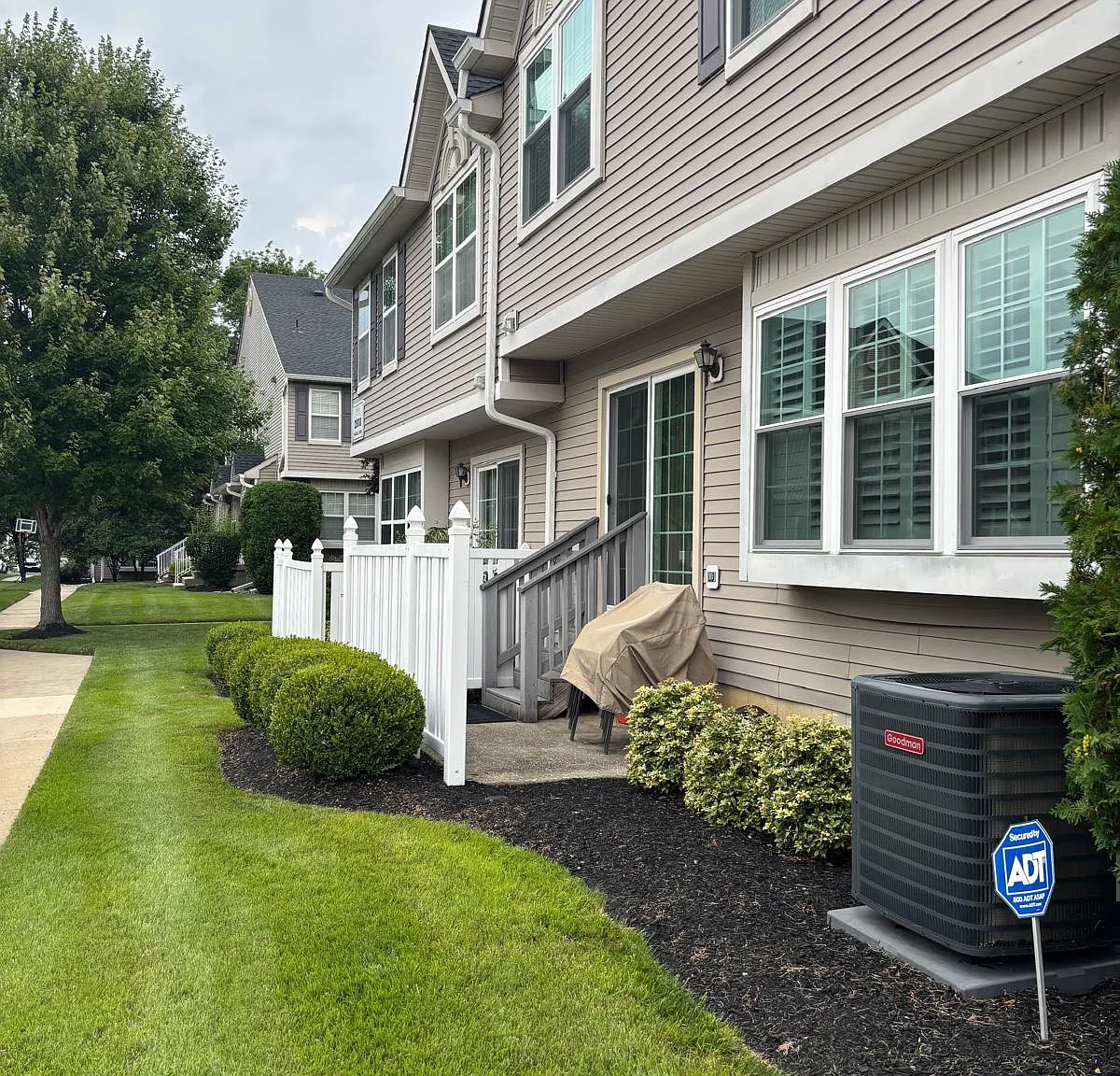 3 bed, 3.5 bath, 1678 sqft, $3,000 — Photo 1
