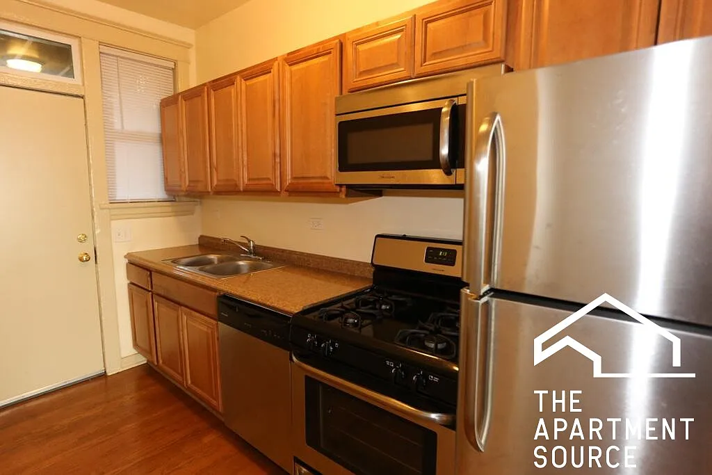 Building Photo - 4716 N Racine Ave #2
