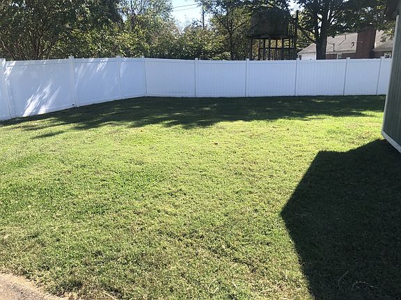 3rd image of 141 Sunset Dr