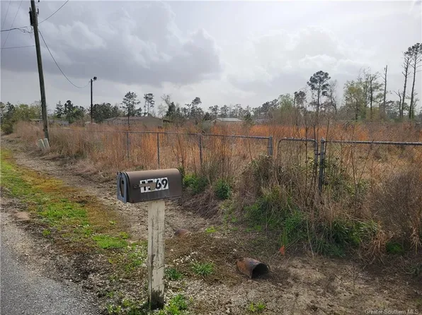 1569 Georgia Rd, Lake Charles, LA 70611