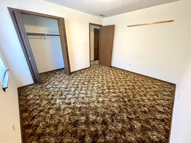 4515 W Millbrook Dr #H — Photo 8