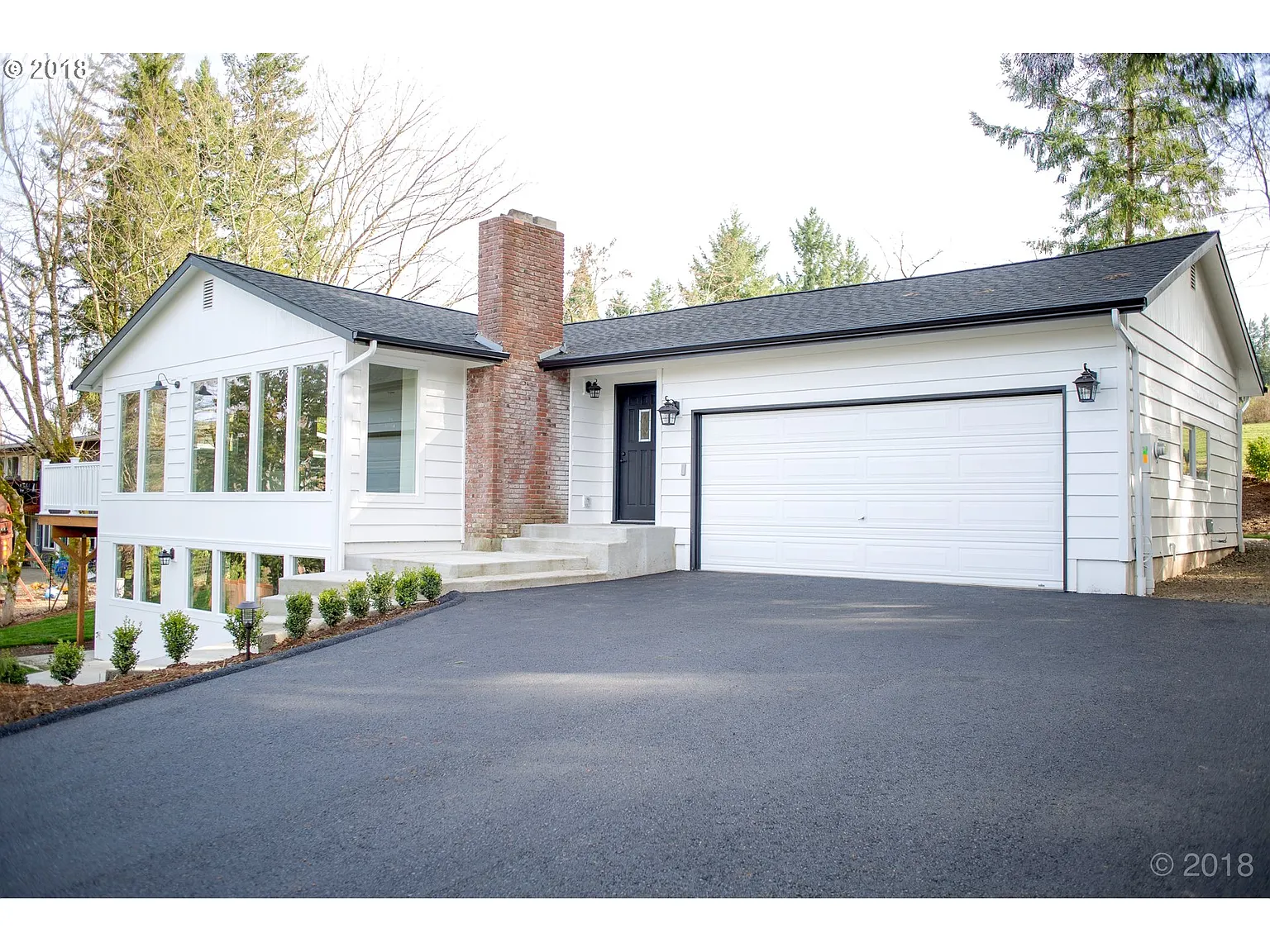 1782 Hillcrest Dr photo 1