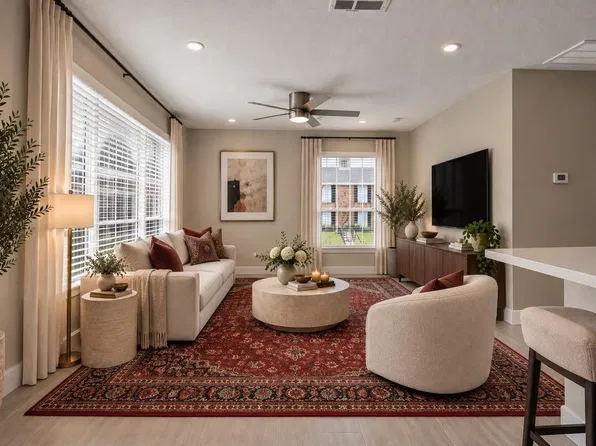 2121 Fountain View Dr APT 4, Houston, TX 77057