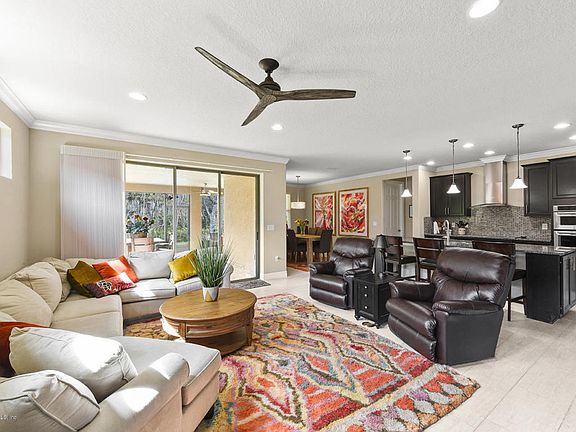2nd image of 40 Eagle Crest Ln