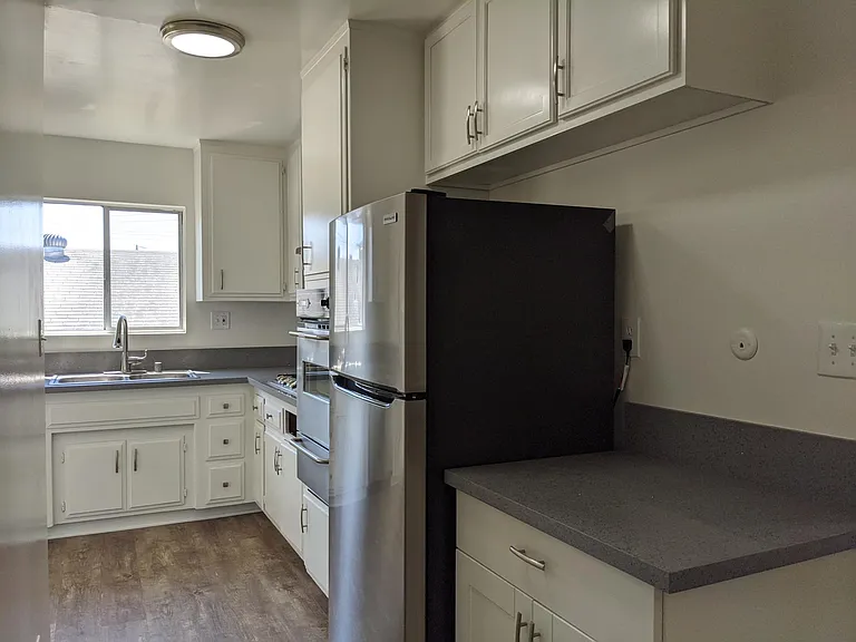 153 S Hayworth Ave #206 — Photo 5