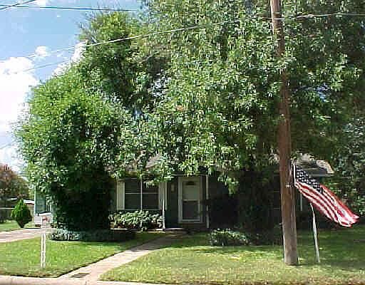 2nd image of 609 HICKORY