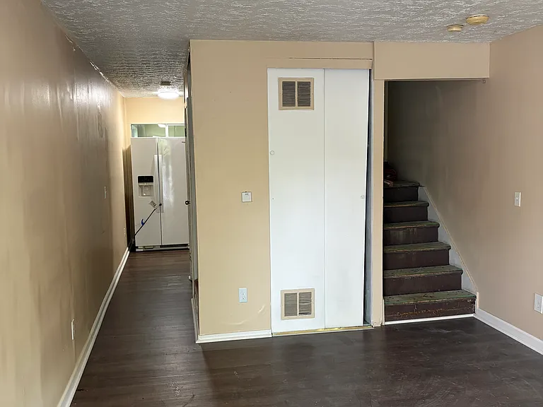 132 Mann Ave — Photo 2