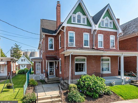 2nd image of 140 W Washington St