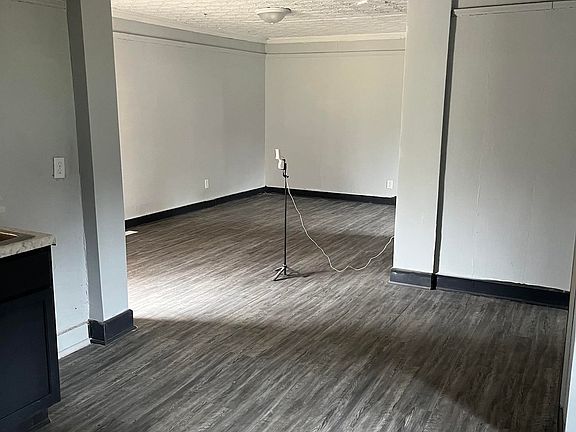 4th image of 622 Highland Blvd
