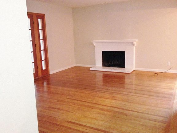 5th image of 348 Pineview Dr