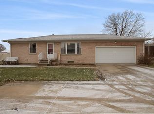 221 S Genessee St, Blue Grass, IA