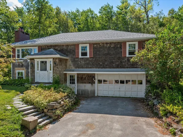 363 Oak Point Road, Trenton, ME 04605