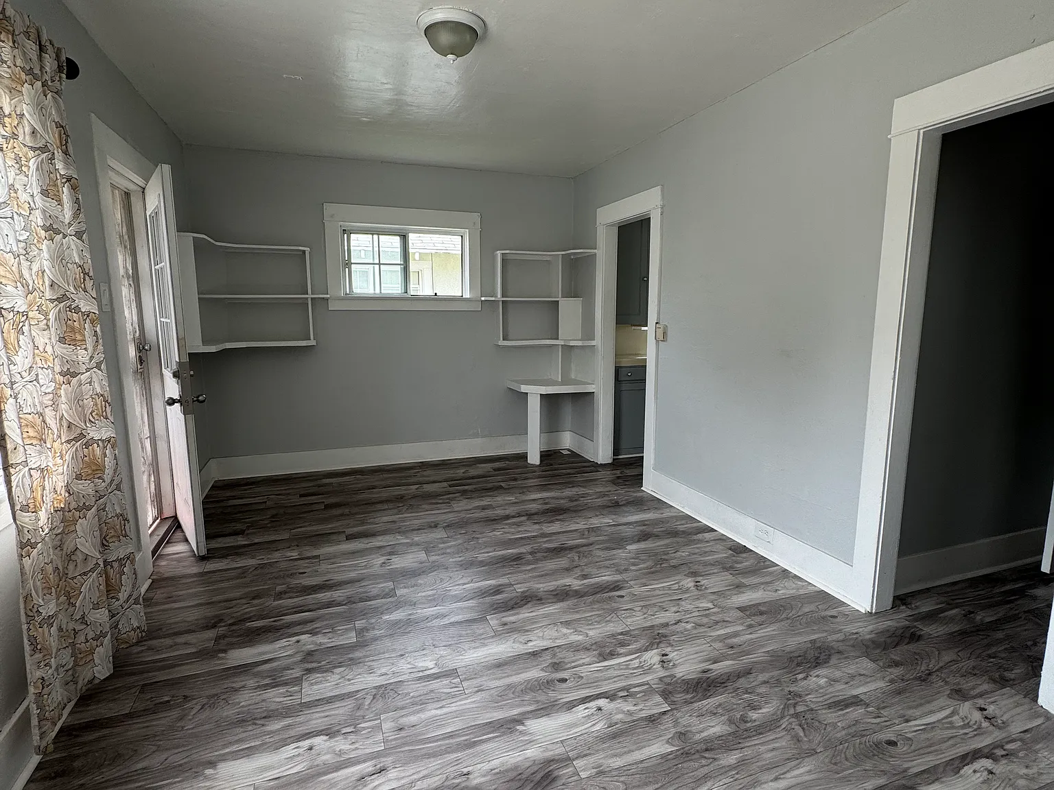 5886 Myrtle Ave — Photo 4