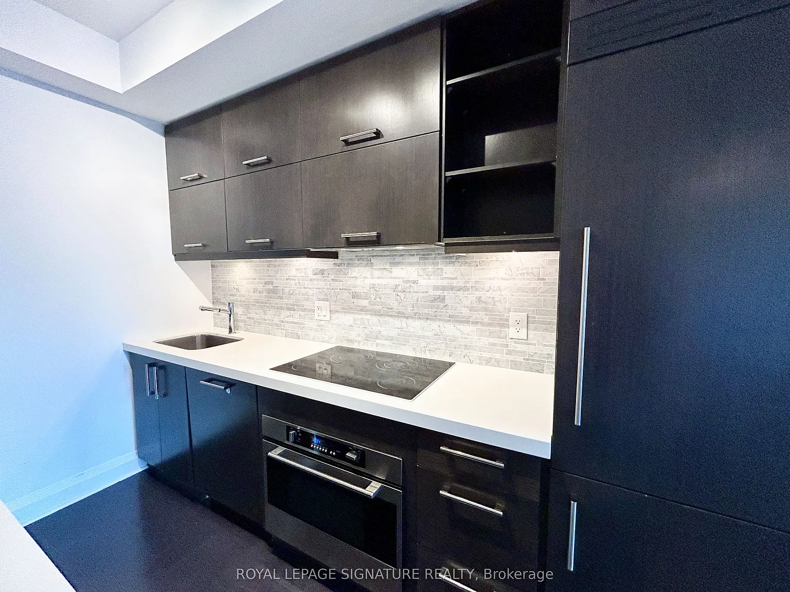 U Condos — Photo 3