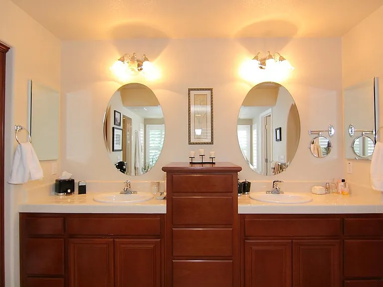 850 Belmont Ln — Photo 20