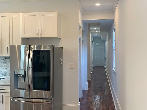 3rd image of 925 6th St
