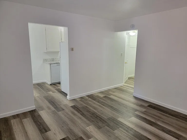 2405 F St #2 — Photo 3