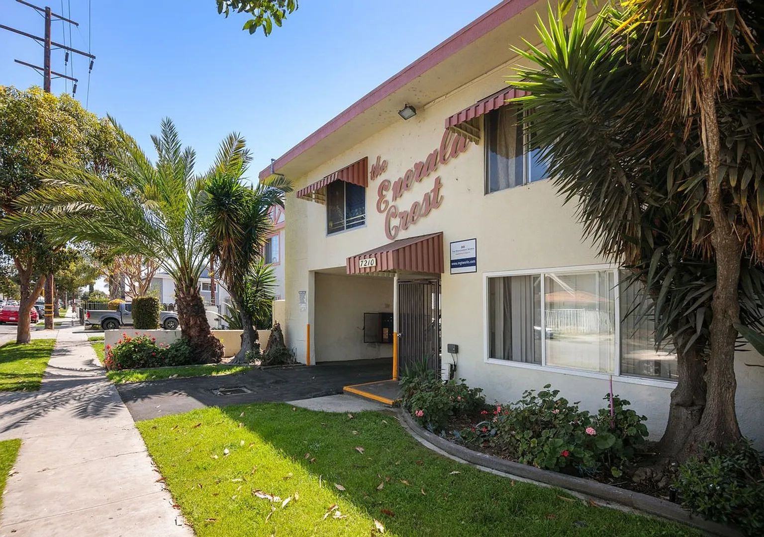 Emerald Crest Apartment Homes — Photo 3