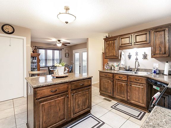 2nd image of 9035 S Posey Ct