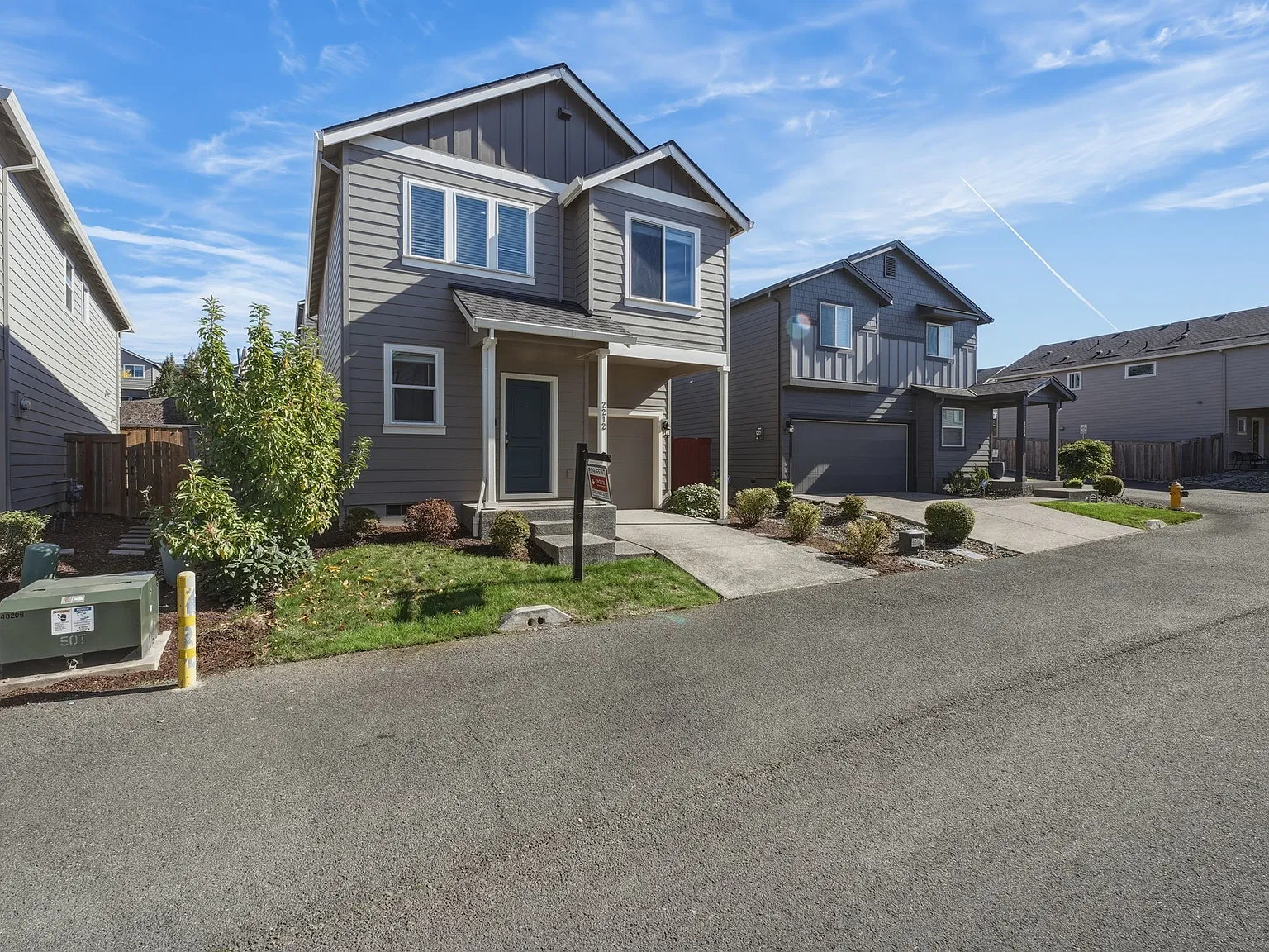 3 bed, 2.5 bath, 1498 sqft, $2,495 — Photo 2