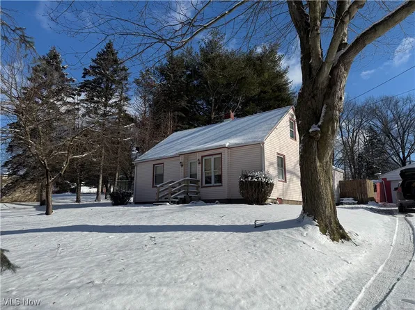 187 3rd St SE, Barberton, OH 44203