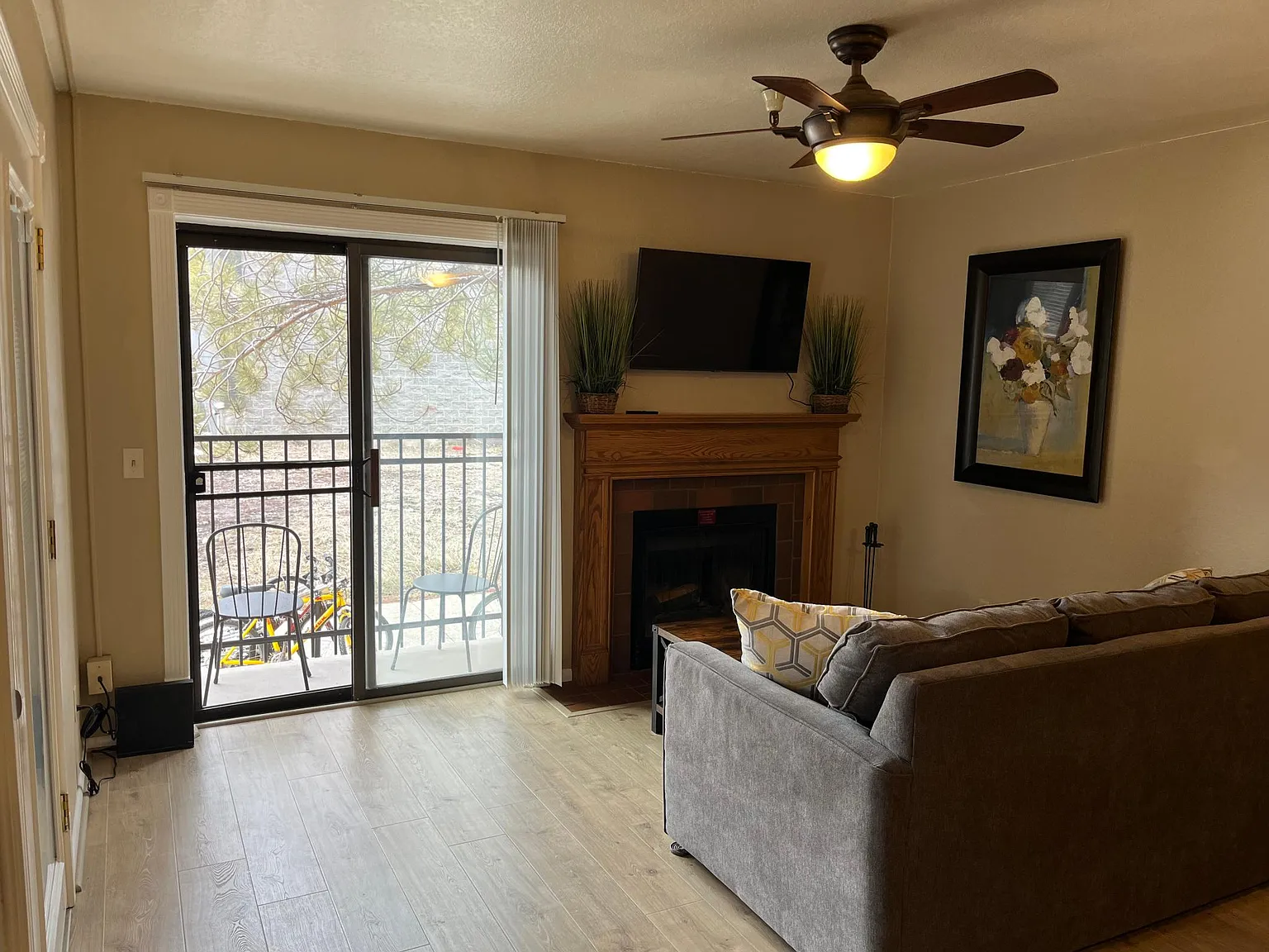 1 bed, 580 sqft, $1,900 — Photo 2