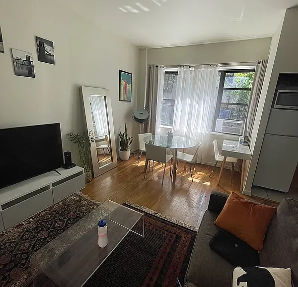 301 E 49th St #2C — Photo 1