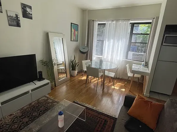 301 East 49th Street image 1 of 4