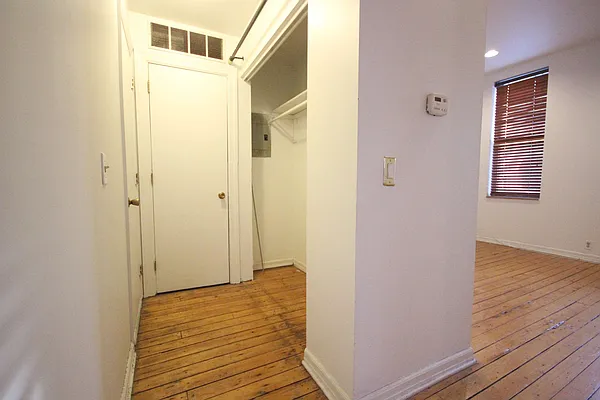 Rented by Nooklyn NYC LLC | media 25