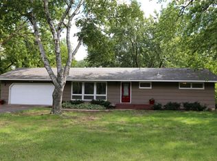 10101 Crestridge Dr, Minnetonka, MN 55305