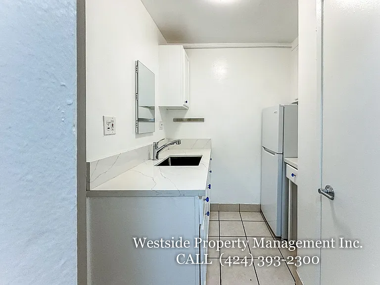 416 Rose Ave #4 — Photo 5
