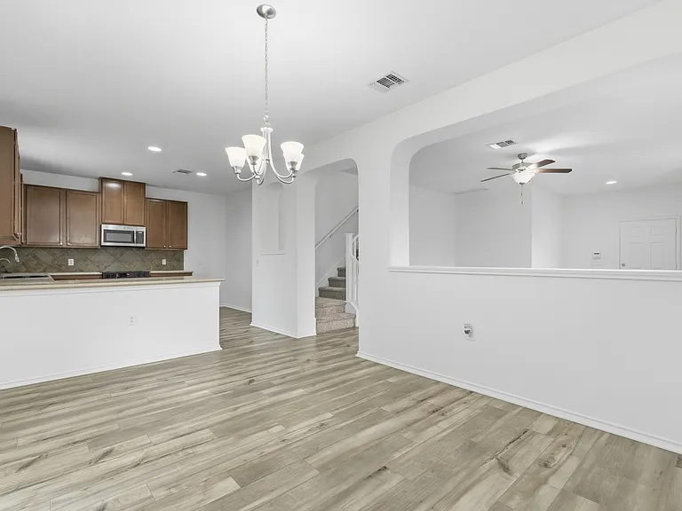 11200 Drumellan St — Photo 17