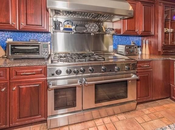 4th image of 126 Green Ln