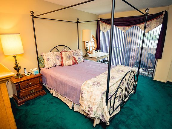 2nd image of 1300 Army Navy Dr APT 725